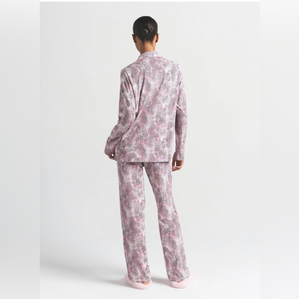 SKIMS - BEST SELLER! Bloom Mini Multi Animal Pajama Set - Picture 4 of 11